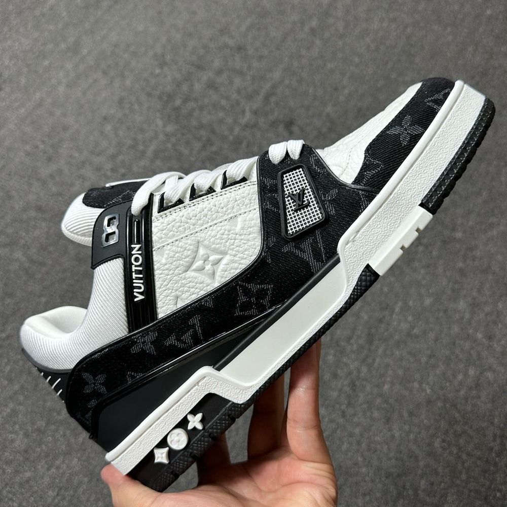 Louis Vuitton Men's Black and White Sneakers - Picture 3 of 6